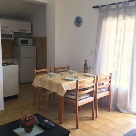 Apartments And Rooms Ognjen - Family Apartments With Free Parking Бетина Екстериор снимка