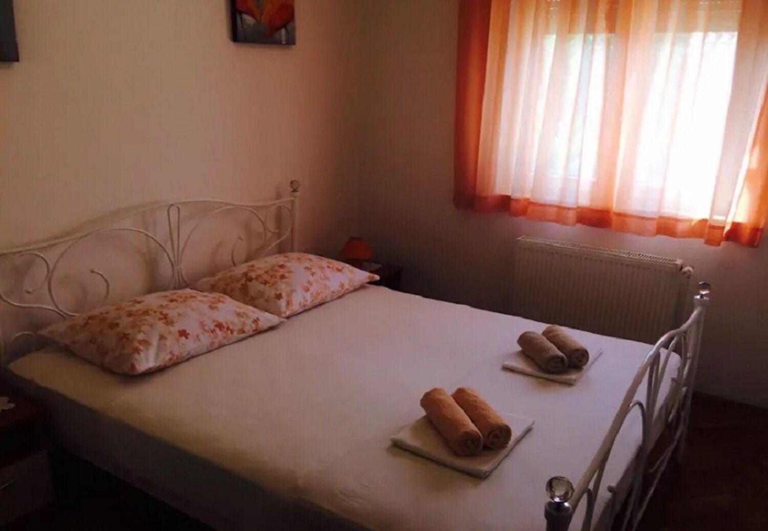 Apartments And Rooms Ognjen - Family Apartments With Free Parking Бетина Екстериор снимка