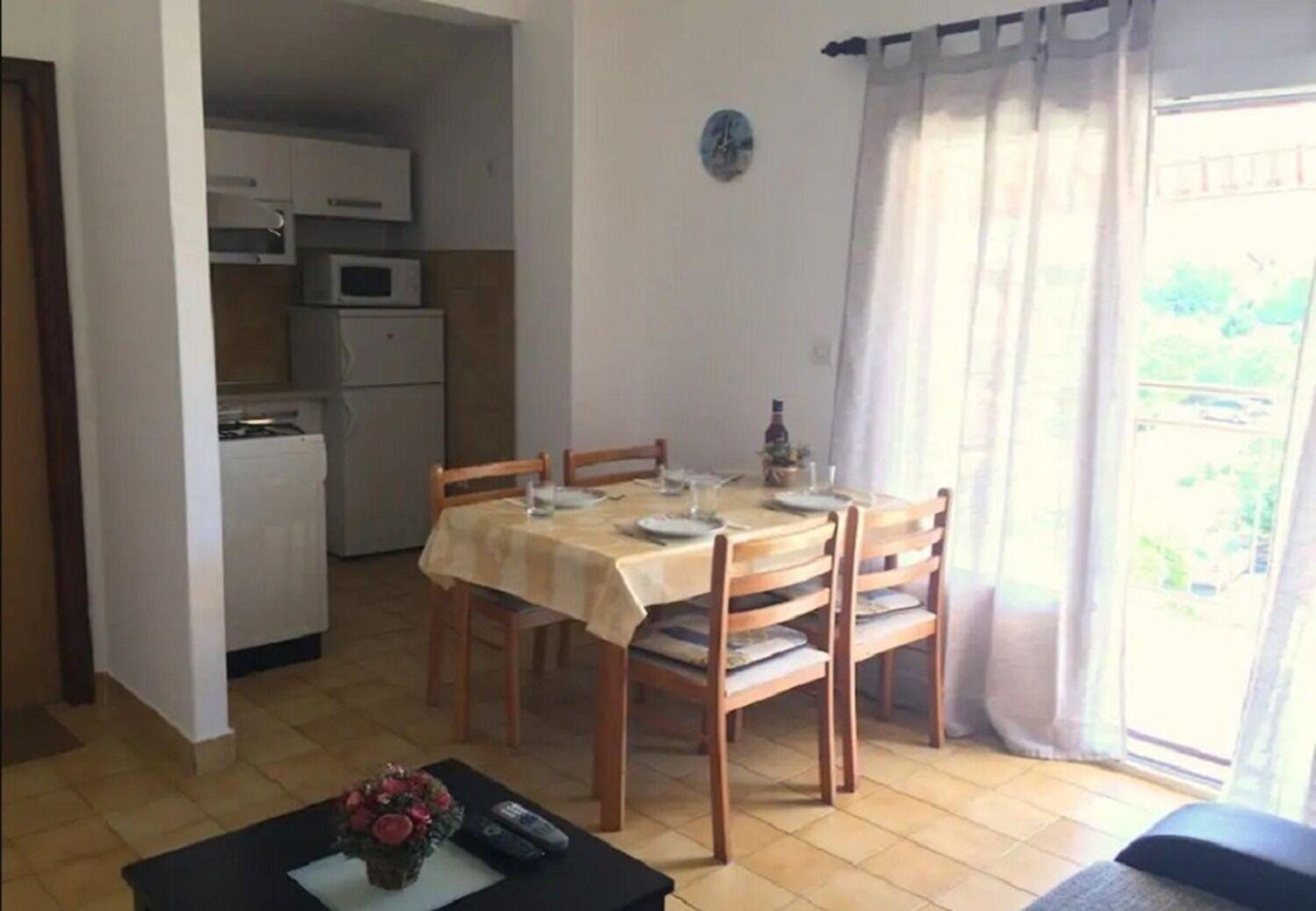 Apartments And Rooms Ognjen - Family Apartments With Free Parking Бетина Екстериор снимка