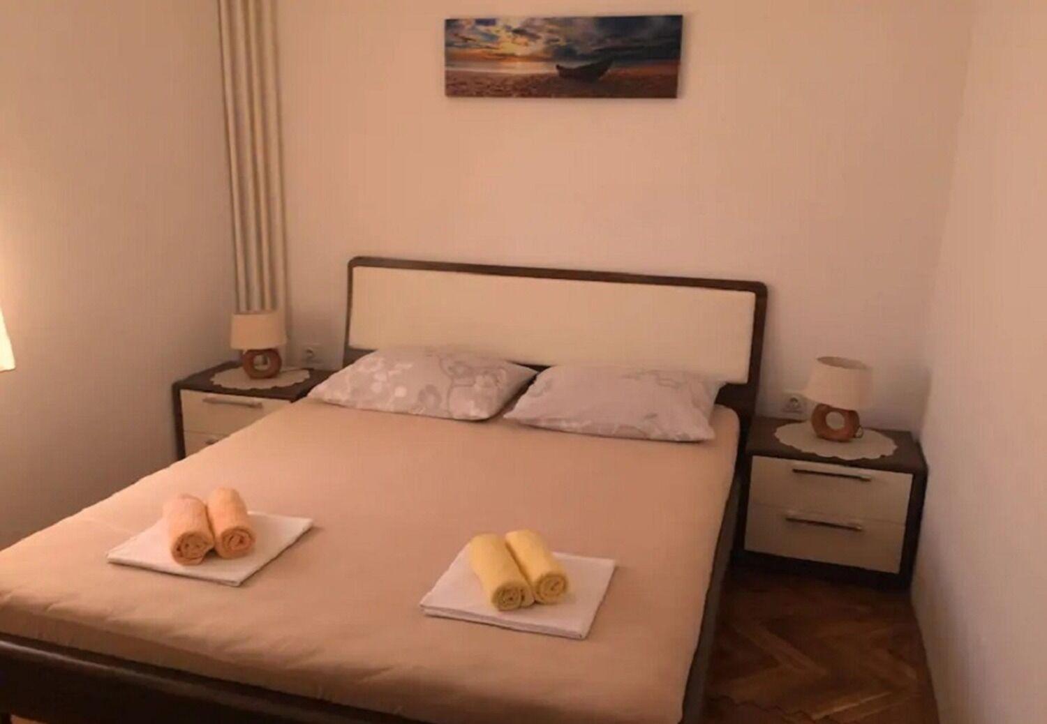 Apartments And Rooms Ognjen - Family Apartments With Free Parking Бетина Екстериор снимка