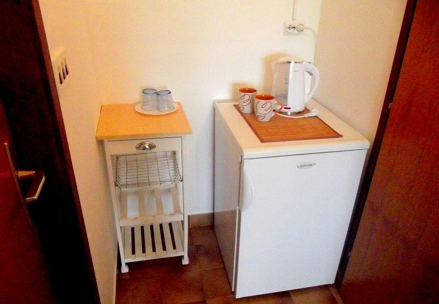 Apartments And Rooms Ognjen - Family Apartments With Free Parking Бетина Екстериор снимка